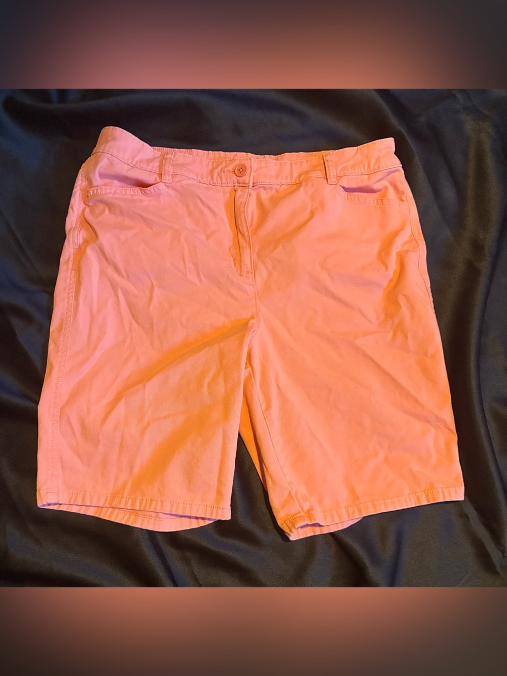 Chico's Coral Pink Casual
Bermuda Shorts Chicos Size 1.5/Medium 10